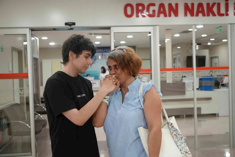 İngiliz turist çocuğun bağışlanan organı 15 yaşındaki Türk çocuğa hayat oldu

