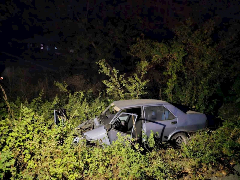 Bursa’da kontrolden çıkan otomobil şarampole uçtu: 2 yaralı

