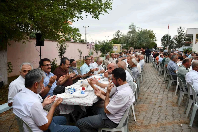 İmam Hatip Lisesi mezunlarından pilav günü etkinliği
