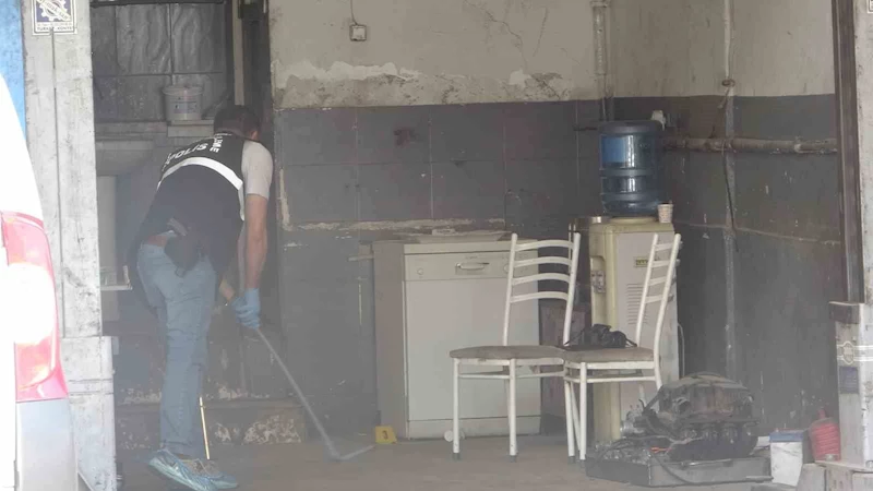 Su içmek için girdiği işyerinde tabancayla vuruldu
