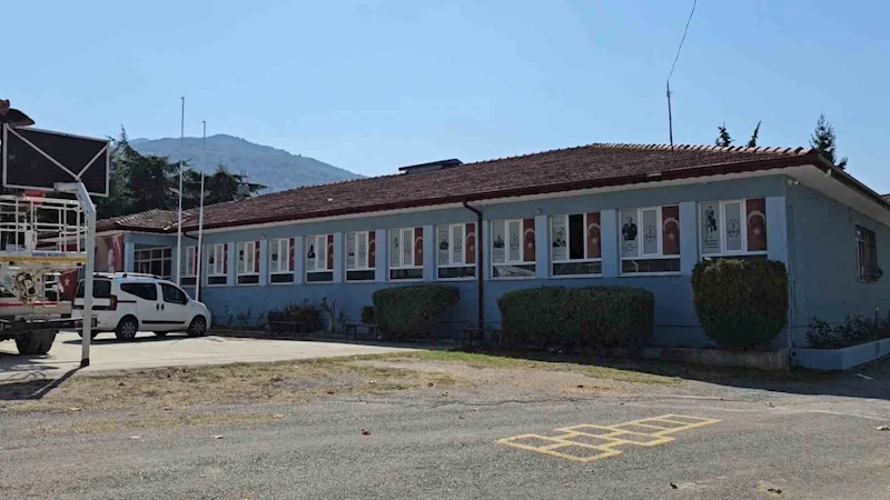 Gençlerden eğitime imece usulü destek
