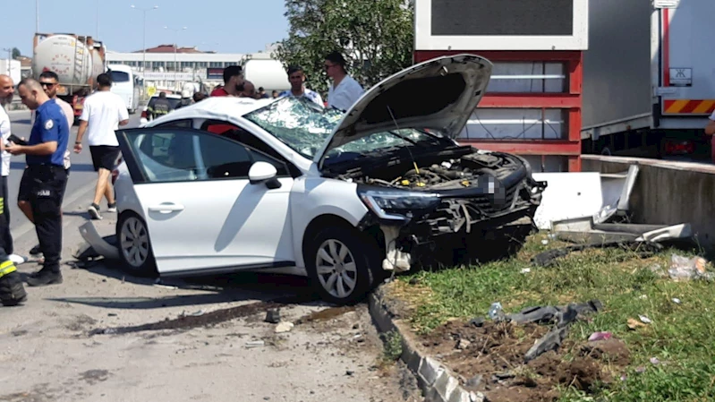 Kazada kontrolden çıkan otomobil akaryakıt istasyonunun duvarına çarptı: 1 yaralı
