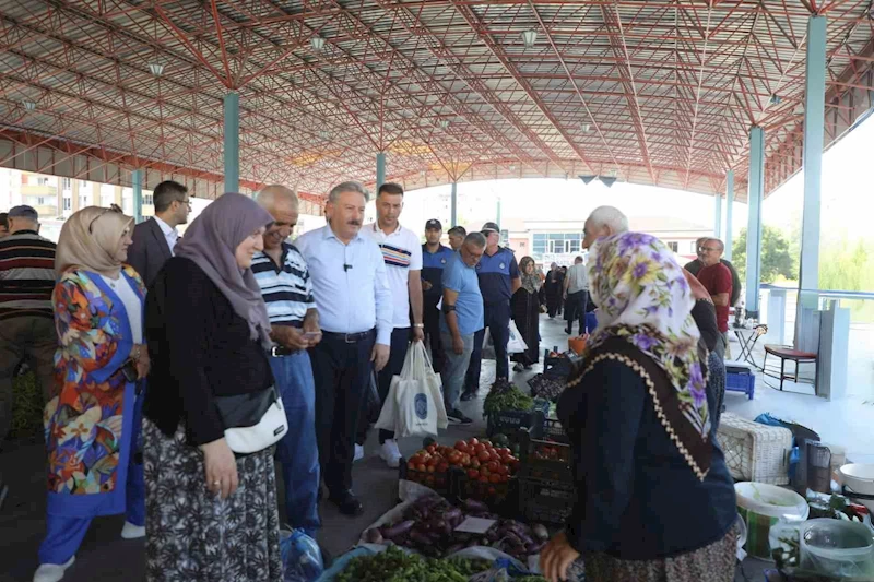 Başkan Palancıoğlu; köy pazarında üreticilerle bir araya geldi
