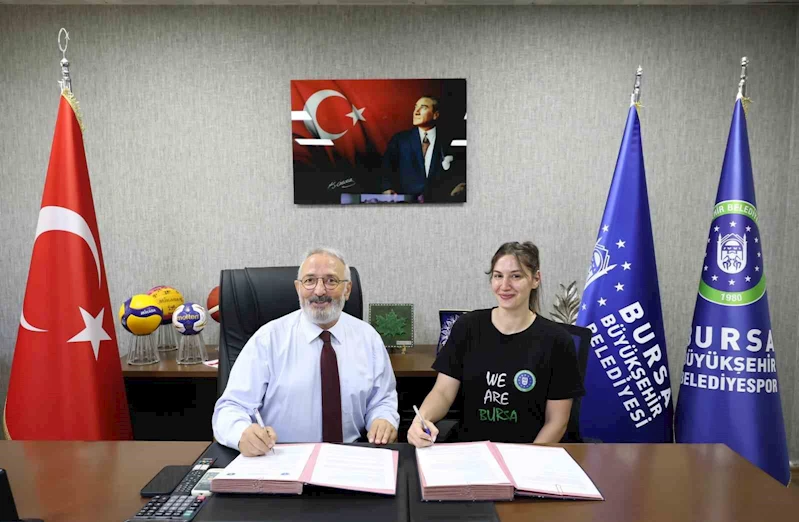 Bursa Büyükşehir Belediyespor Kadın Hentbol Takımı’nda imzalar atıldı
