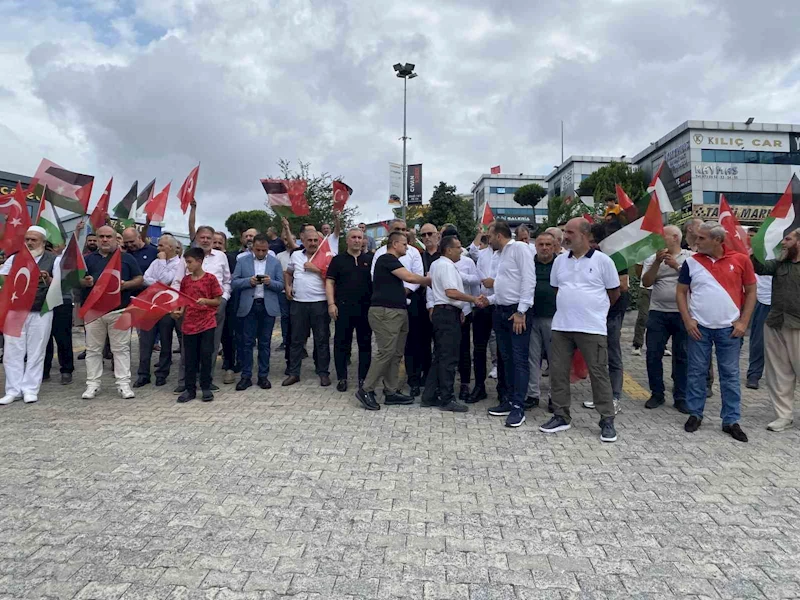 Galericiler esnafından Gazze protestosu: İsrail Başbakanı Netanyahu’nun maketi tekmelendi
