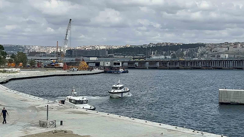 Haliç Metro Köprüsünden denize atlayan adamın cansız bedeni çıkarıldı
