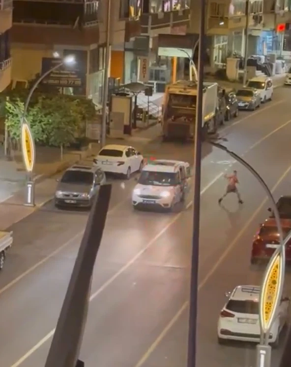 Yalova’da bıçakla yoldan geçen araçlara saldıran zanlı yakalandı

