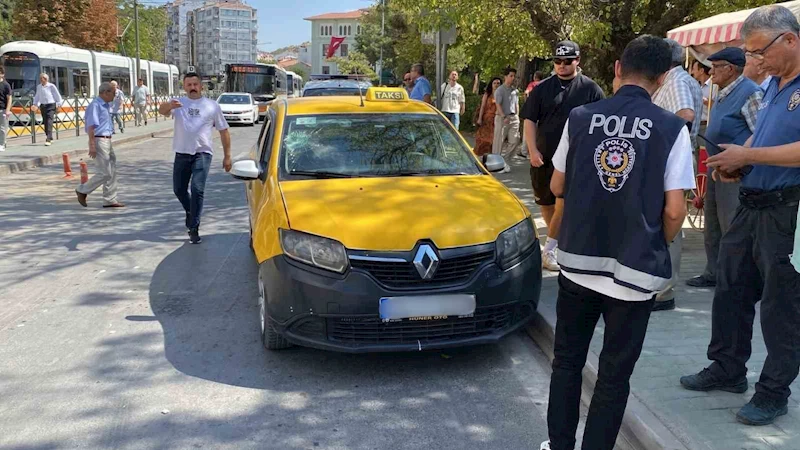 Yıprandığı için gözükmeyen yaya geçidinin çevresinde korkutan kaza
