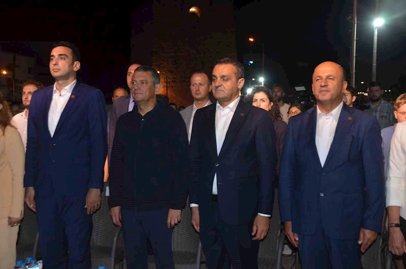 CHP Genel Başkanı Özel, balık av sezonu açılışına katıldı
