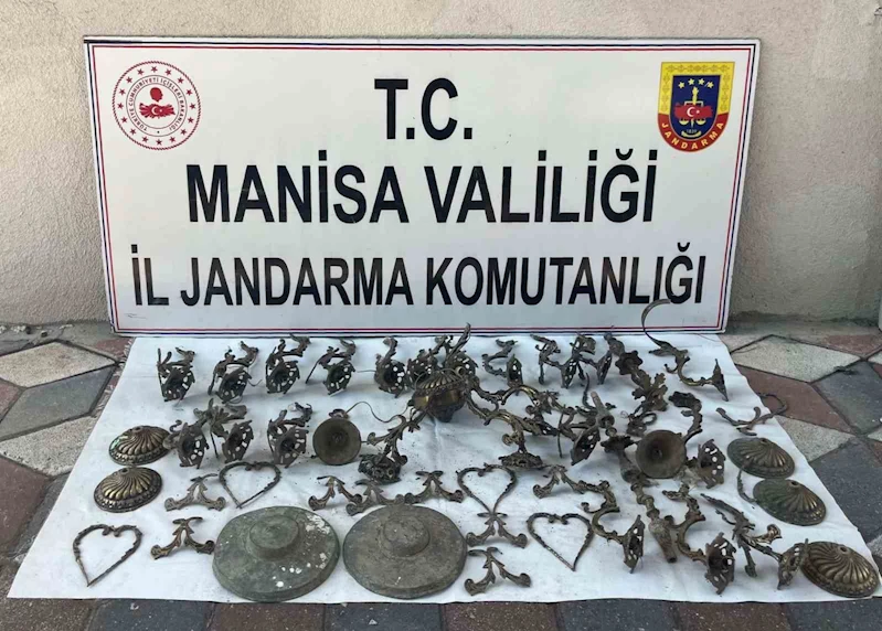 Jandarmadan kaçak kazı yapan 10 kişiye suçüstü
