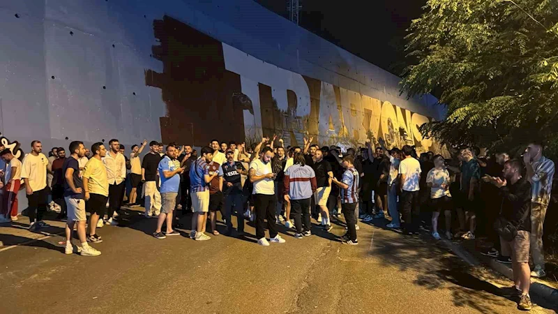 Trabzonspor taraftarları Uğurcan Çakır’ın transferine tepki gösterdi
