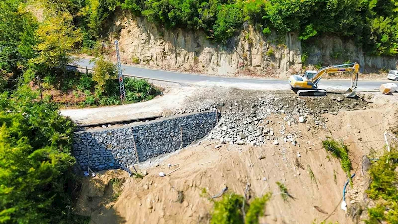 Sinop’ta çöken yol onarıldı
