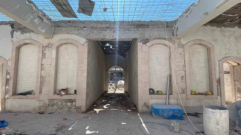 Depremde hasar gören 114 yıllık okul restorasyonla yeniden eğitime hazırlanıyor
