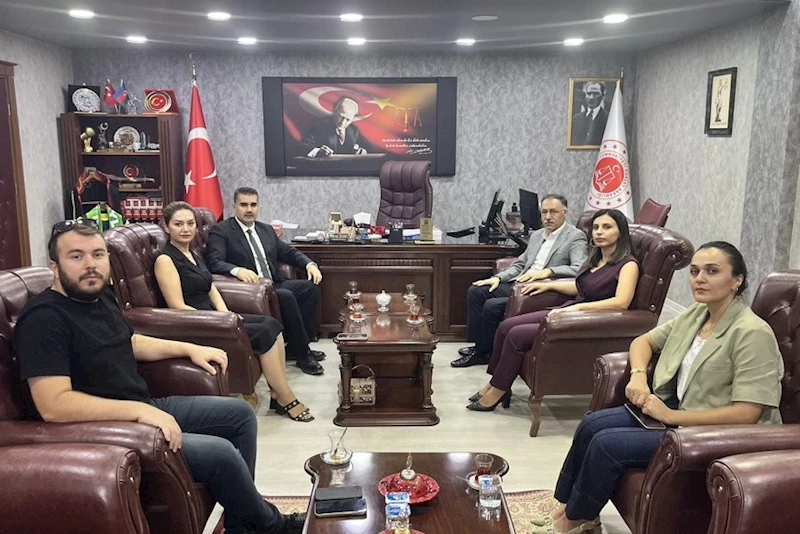 Iğdır Barosu yönetimi Başsavcı Dede’yi ziyaret etti
