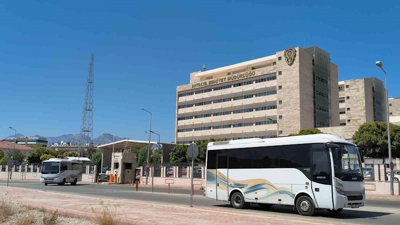 Antalya’daki ‘rüşvet’ soruşturmasında 14 şüpheli adliyeye sevk edildi
