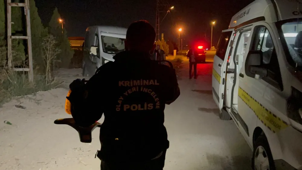 Aracını kurtarmaya çalıştı, başına saçma isabet etti