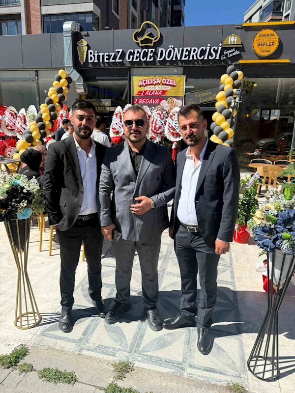 Genç girişimciler yeni işyerlerini açtı
