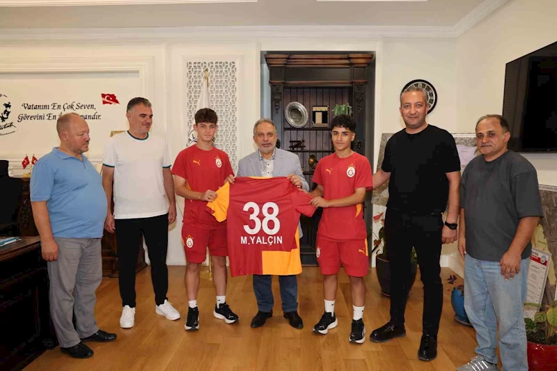Talas Sporcu Fabrikası’ndan profesyonel liglere 13 futbolcu
