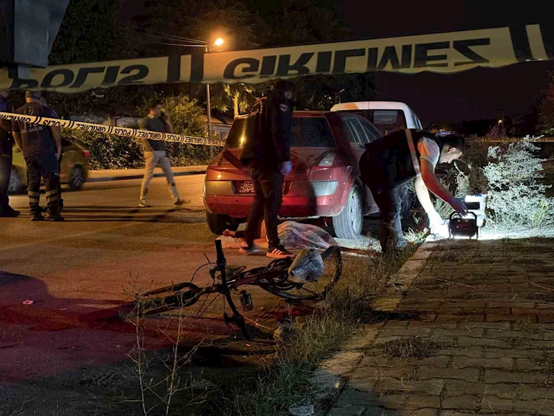 Bisikletli gence çarpıp otomobili otogara bırakarak kaçtı
