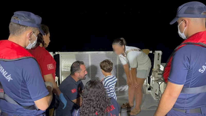 Gezi teknesinde yaralanan çocuk için tıbbi tahliye
