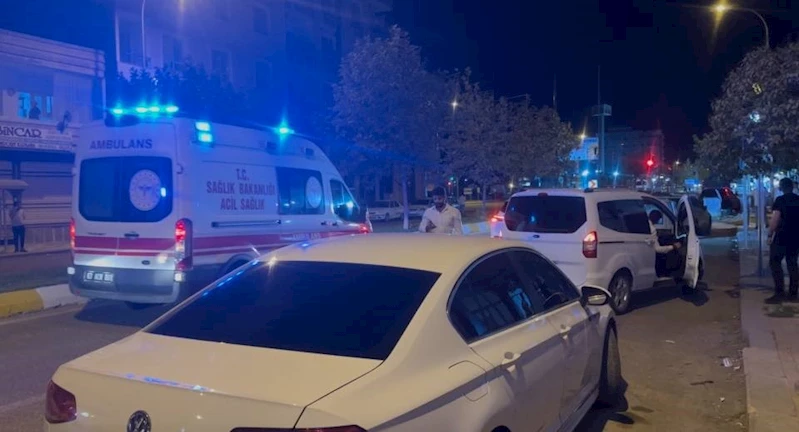 Seyir halindeki otomobile silahlı saldırı düzenlendi
