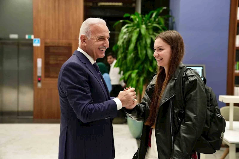 Ümraniye Belediyesi’nden gençlere yeni dönemde eğitim desteği
