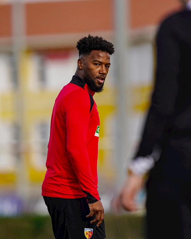 Kayserispor 17 futbolcu gönderdi