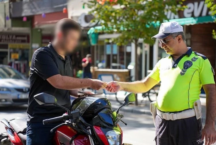 Isparta’da motosiklet denetiminde 80 sürücüye idari para cezası uygulandı
