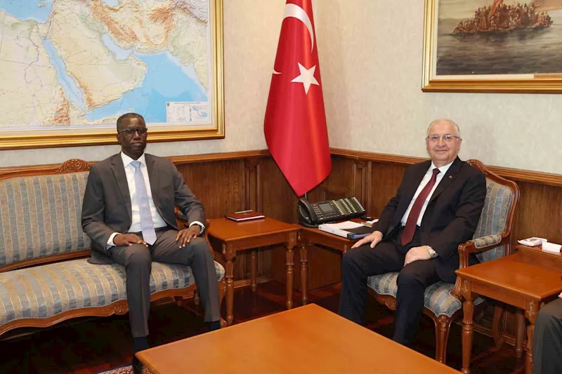 Bakan Güler, Nijer Savunma Bakanı Orgeneral Salifou Mody ile bir araya geldi
