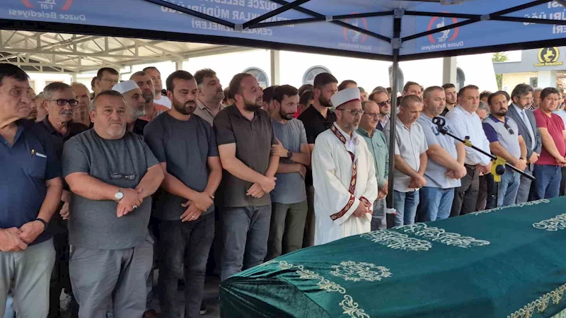 Evinde baygın bulunan çocuk son yolculuğuna uğurlandı
