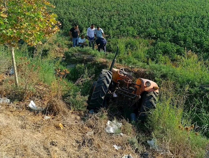 Hatay’da otomobille, traktör çarpıştı: 3 yaralı
