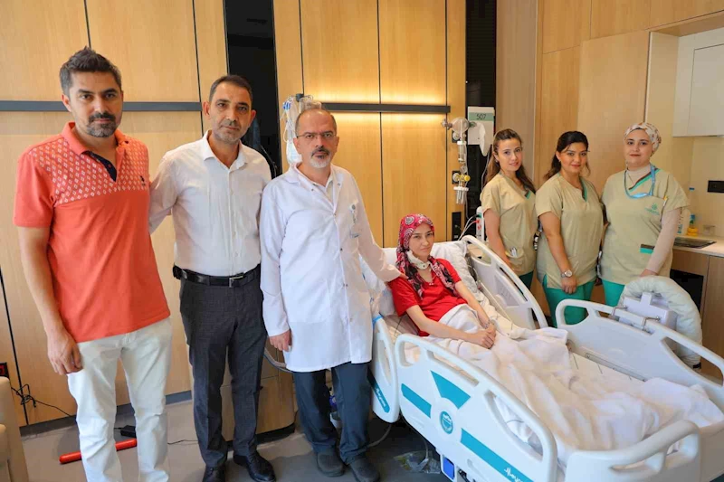 Dünyada 4 vakadan biri olan Myastenia Gravis hastası Türkiye’de tedavi edildi
