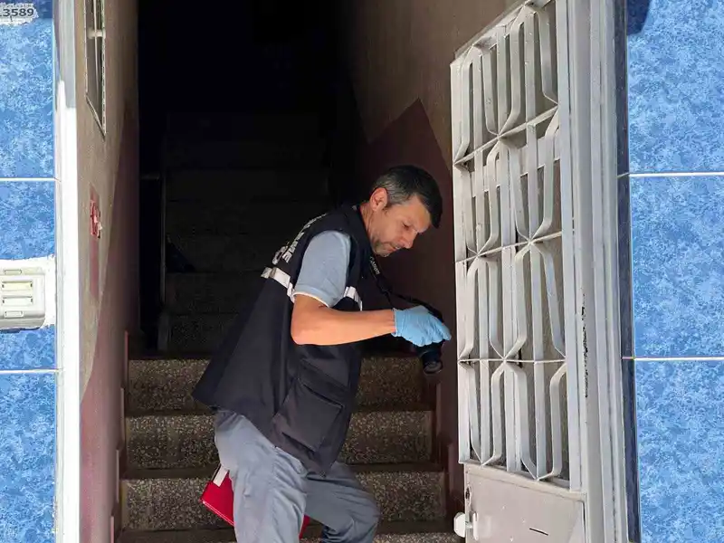 Uşak’ta haber alınmayan genç evinde ölü bulundu