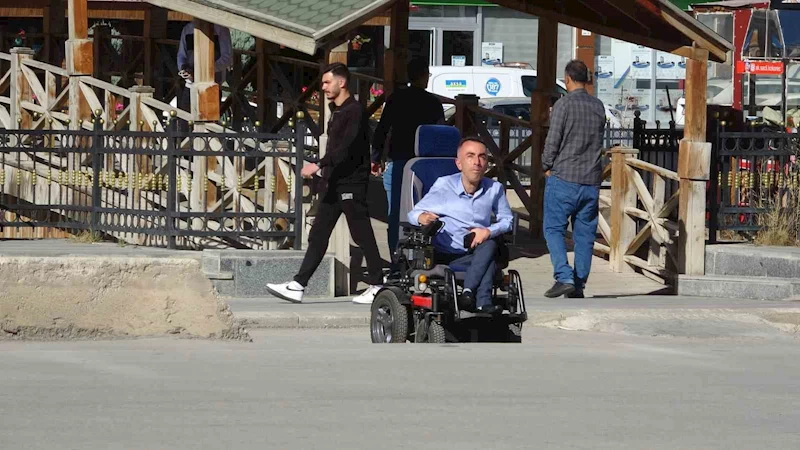 Bayburt’ta ehliyetsiz sürücü engelli vatandaşa çarpıp kaçtı: 