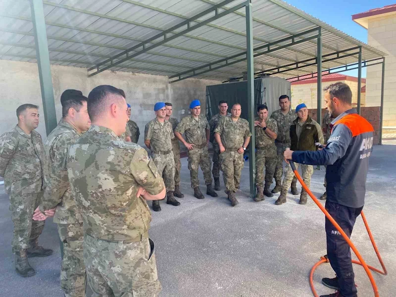 Bayburt’ta komandolara ‘Enkazda Arama ve Kurtarma’ eğitimi verilmeye başlandı