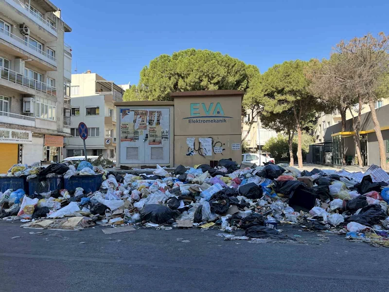 Buca Belediyesi ile işçiler uzlaştı; çöp dağları yerinde duruyor
