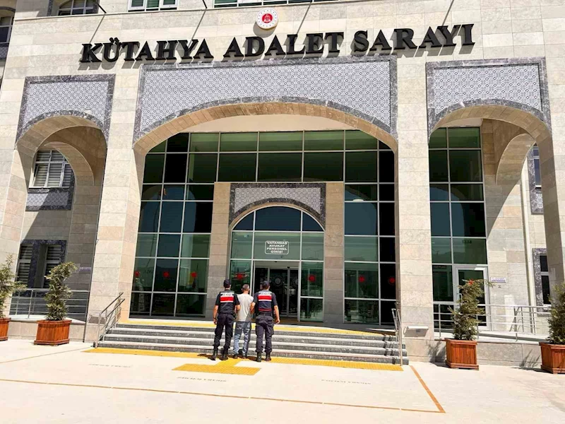 Kütahya’da aranan şahıslar JASAT’tan kaçamadı
