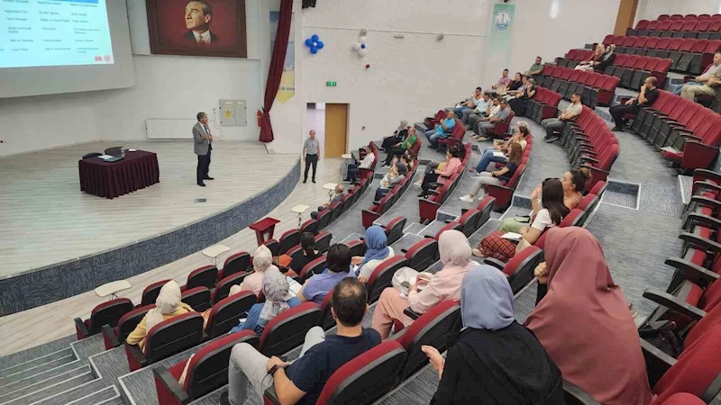 Kütahya MEM Müdürü Yılmaz’dan öğretmen seminerlerine ziyaret
