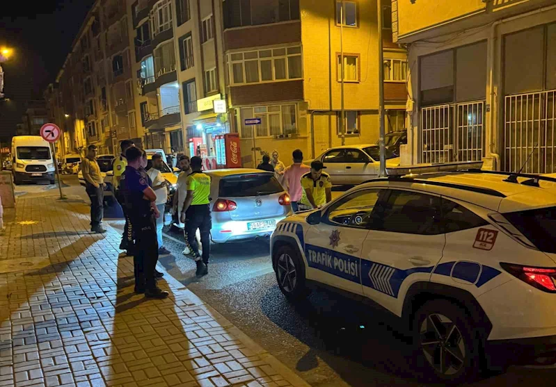 Çorlu’da abart egzozlu aracın alkollü sürücüsü bekçilere yakalandı, 20 bin 889 lira ceza kesildi

