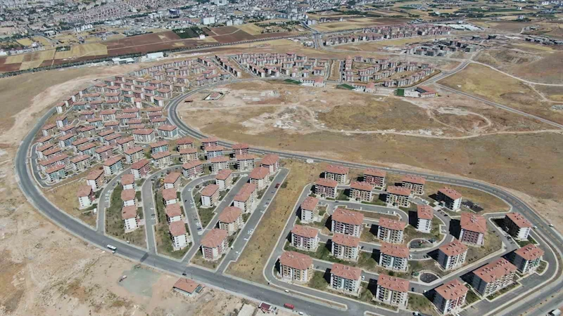 Bir şehir adeta baştan kuruldu: Elazığ’da 36 bin konut depremzedelere teslim edildi
