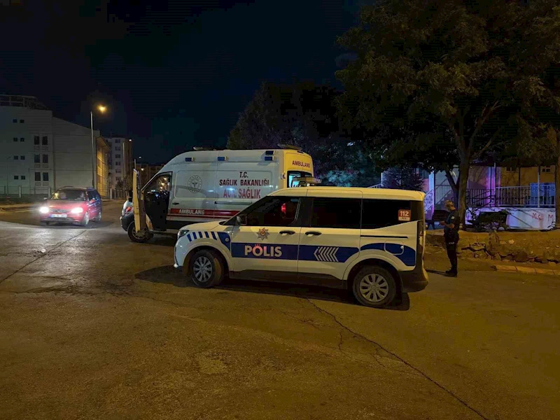 Tartıştığı şahsı caminin bahçesinde bıçakladı: 1 yaralı
