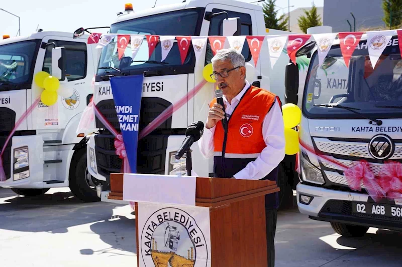 Kahta Belediyesi, tarihinin en büyük araç alımını gerçekleştirdi
