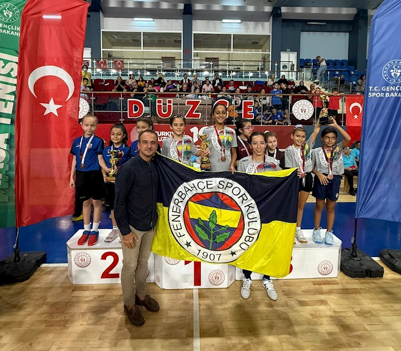 Minik sporcular şampiyon olmak için ter döktü
