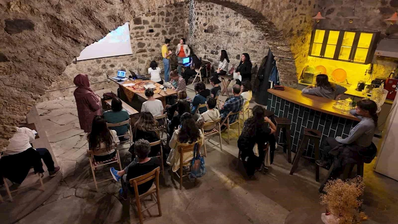 Avrupalı gençlerden Mudurnu’da tarihe dokunuş
