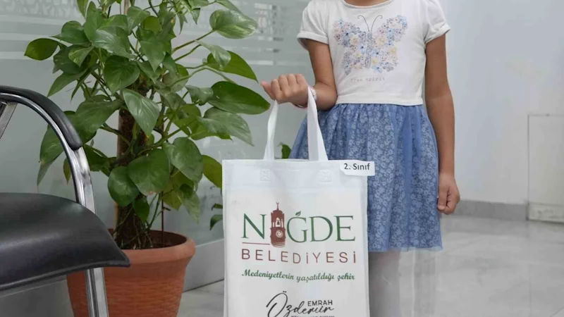 Niğde Belediyesi’nden öğrencilere eğitim desteği
