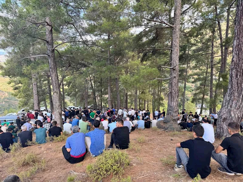 Antalya’da kazada hayatını kaybeden çocuk toprağa verildi
