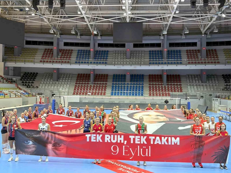 İzmir’in kadın voleybol takımları, 9 Eylül’de birlik mesajı verdi
