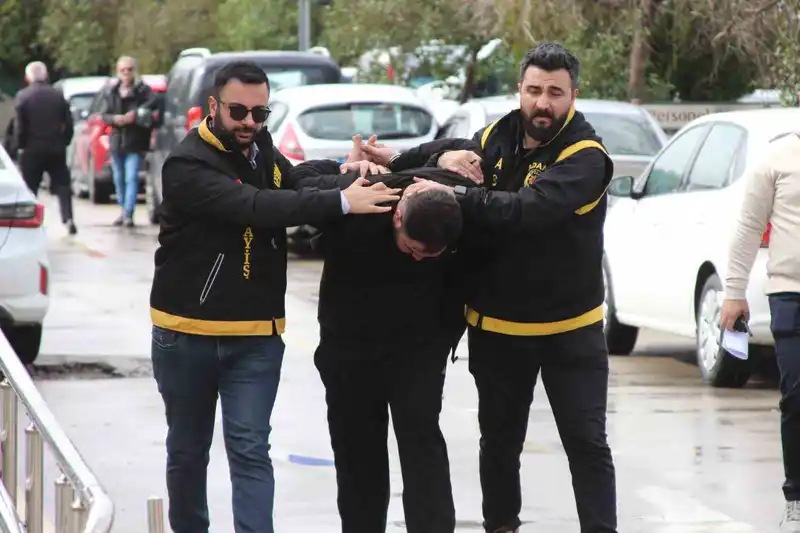 Adana'da motosiklet yaya geçidinde pusetli bebeğe çarptı, 17 aylık Mahmut hayatını kaybetti