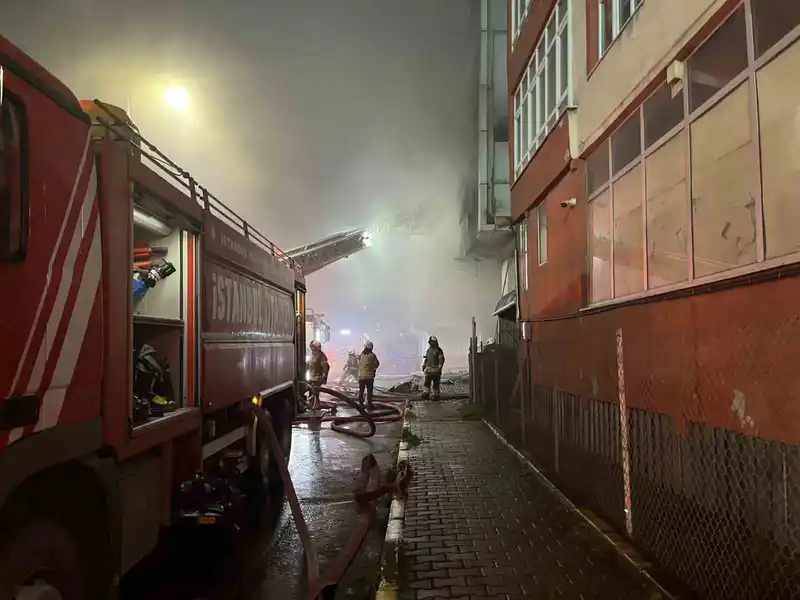 Bağcılar'da tekstil fabrikasında yangın