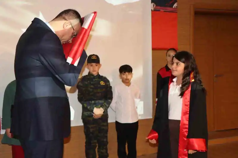 Kaynarca'da Ay Yıldız Temalı Etkinlik Duygu Dolu Anlar Yaşattı